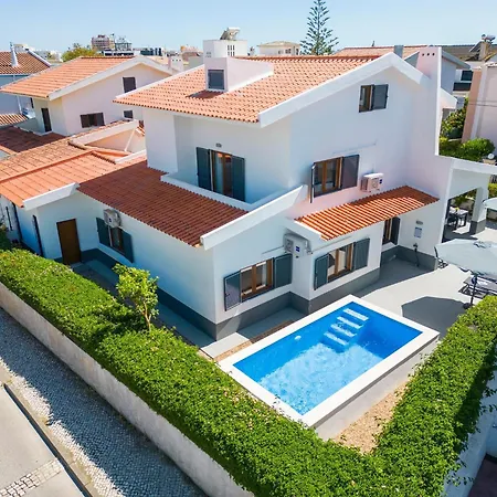 Modern 6 Bedroom