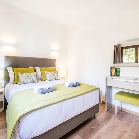 Βίλα Villa In Portimao With Pool Near Beaches *