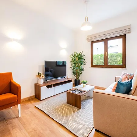 Modern 6 Bedroom