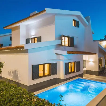 Villa In Portimao With Pool Near Beaches Portimão