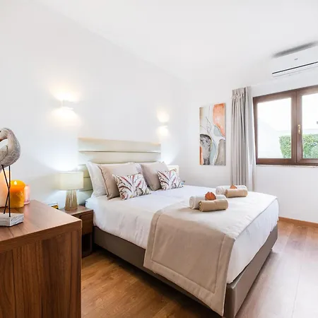 Villa In Portimao With Pool Near Beaches * Portimao