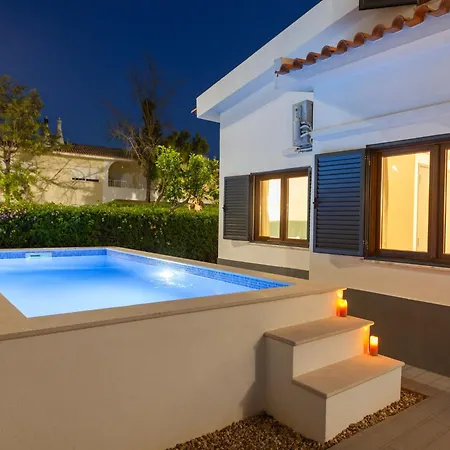 Villa In Portimao With Pool Near Beaches Portimão